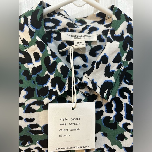 NWT Beach Lunch Lounge Janera Animal Print Top Size M Button Down Front Knot - Picture 3 of 8